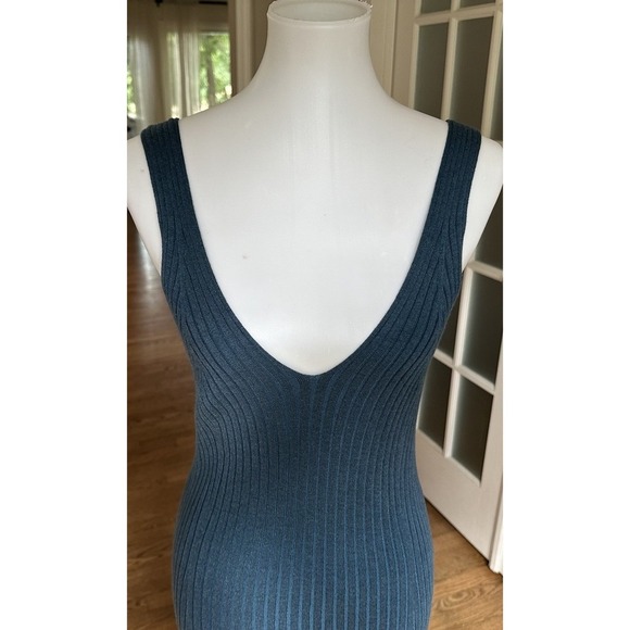 Modern Citizen Yuna V-Neck Ribbed Knit Midi Dress Teal Green Size M NWT - Picture 4 of 8